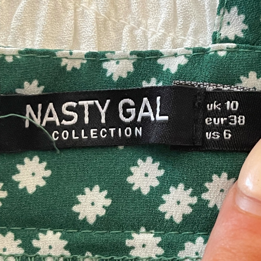 Green romper - Picture 3 of 4